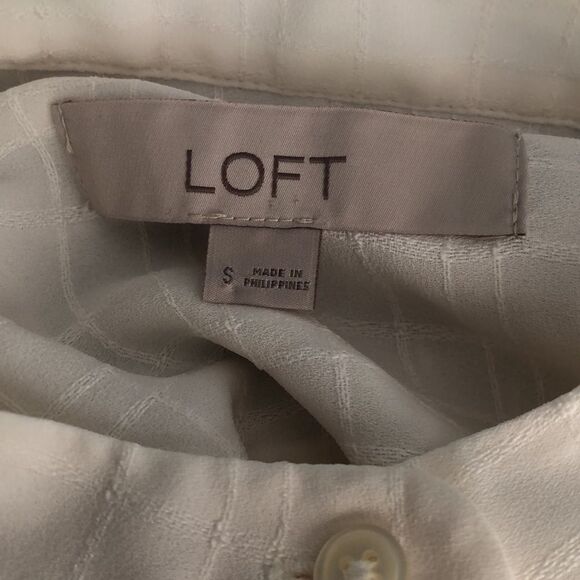 Loft Long Sleeve Ivory Button Front Blouse Size Small - Picture 3 of 3